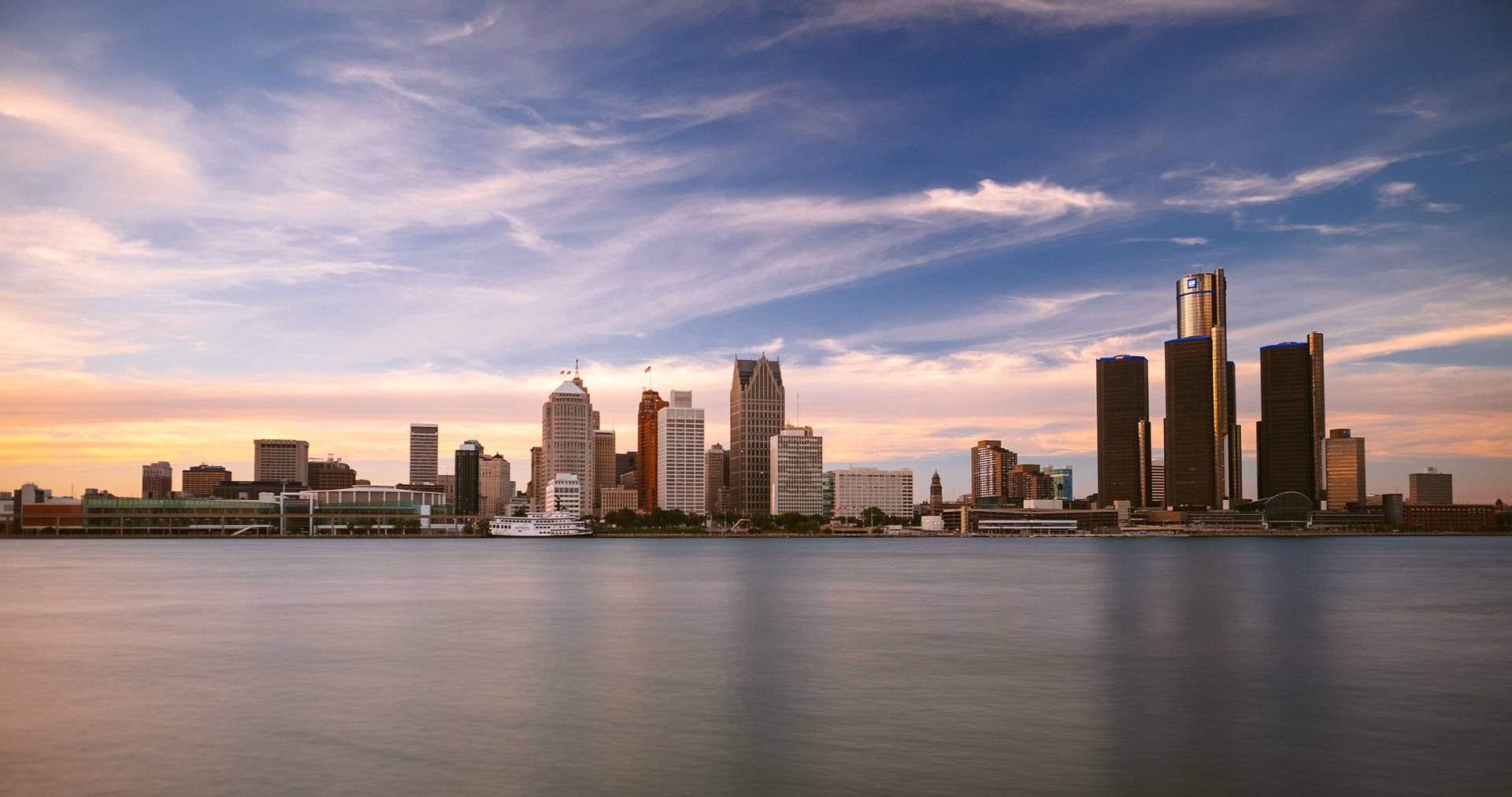 Nephrology USCE in Detroit An image highlighting the Nephrology U.S. Clinical Experience (USCE) opportunities in Detroit, showcasing the city's skyline.