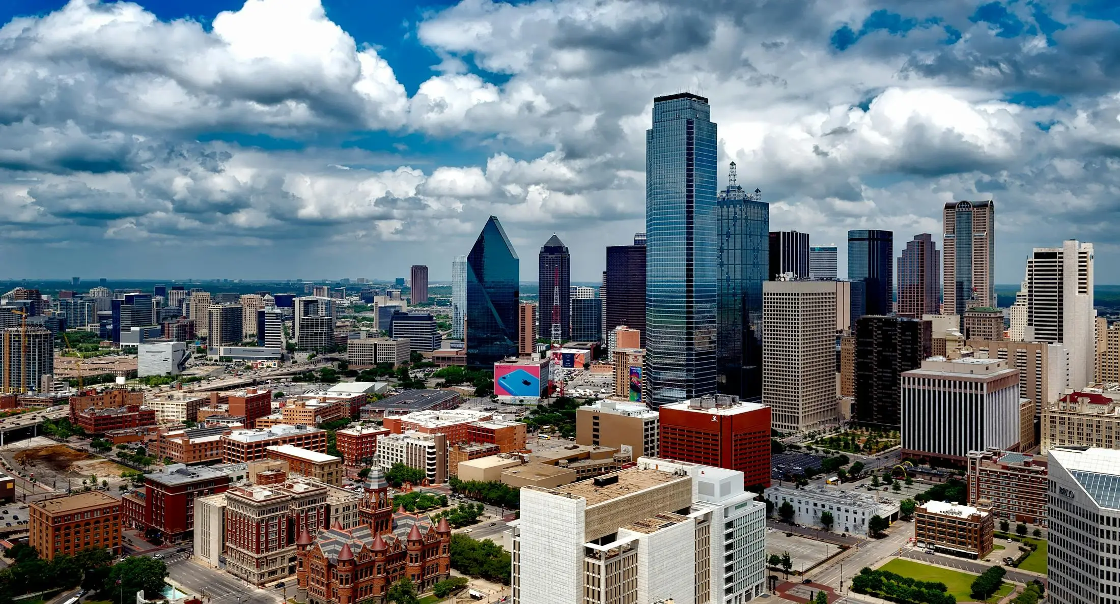 An image featuring a beautiful skyline, setting the scene for an OB-GYN clinical rotation in Dallas, Texas. United States. The image represents hands-on U.S. clinical experience for international medical graduates and students.